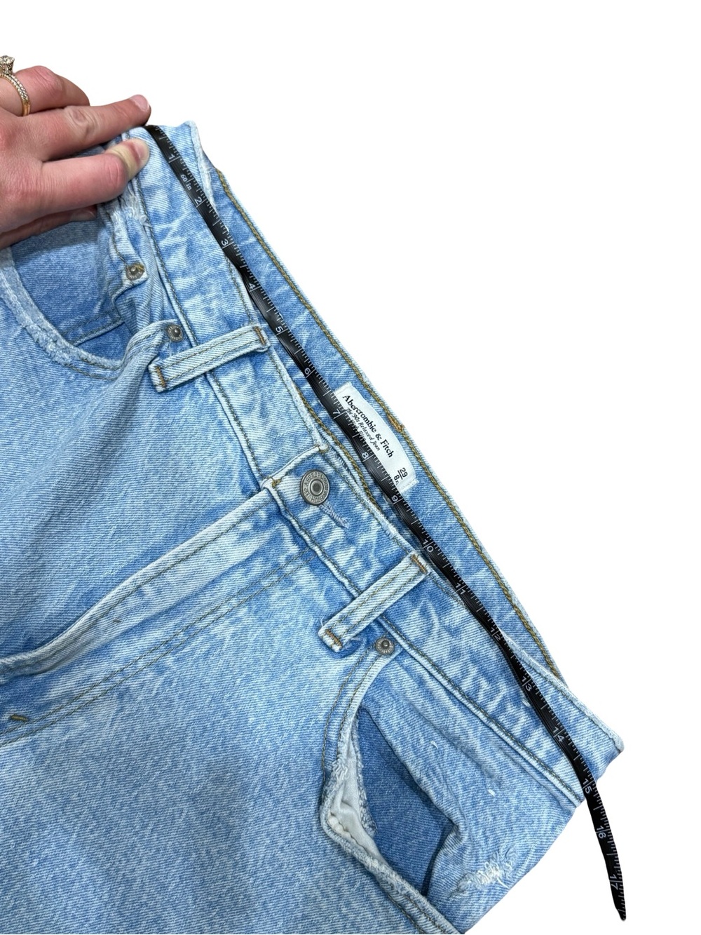 ๐ Abercrombieโ & Fitch The '90s Relaxed Jean High Rise Light Wash Size 29 XL - Picture 4 of 11